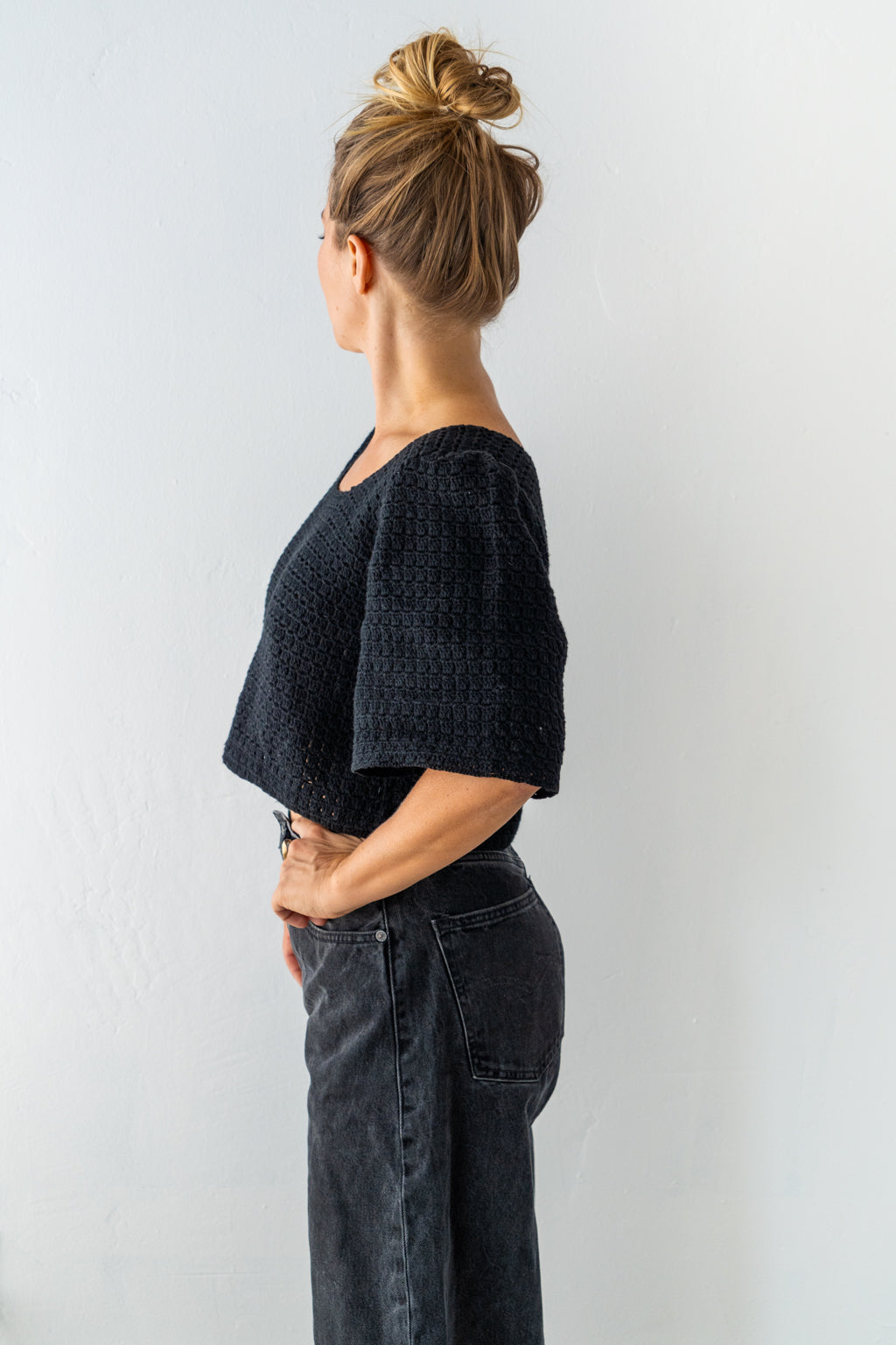 HAND CROCHET BUBBLE SLEEVE TOP