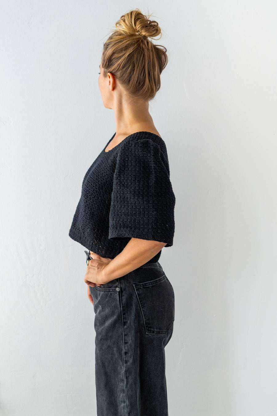 HAND CROCHET BUBBLE SLEEVE TOP