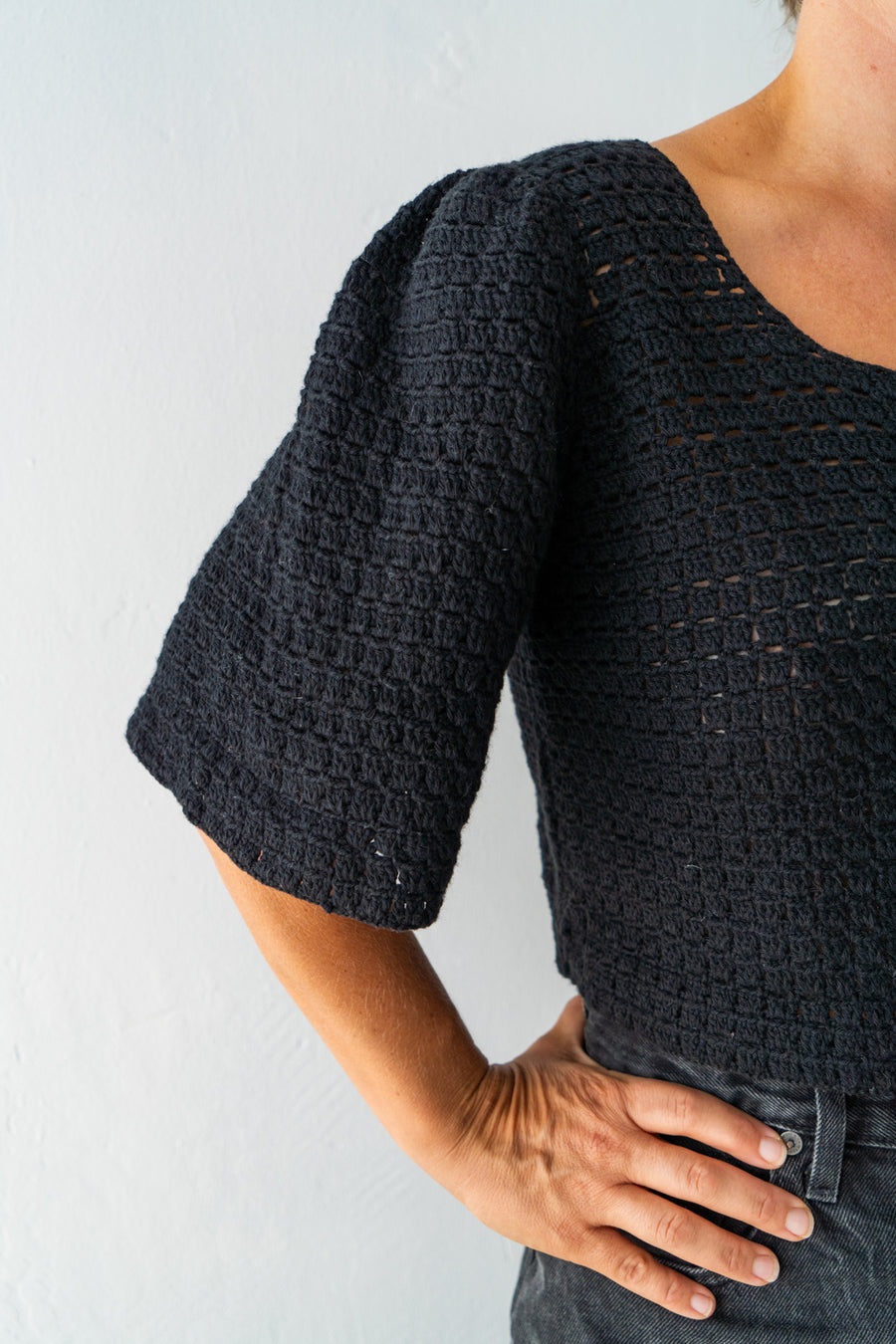 HAND CROCHET BUBBLE SLEEVE TOP