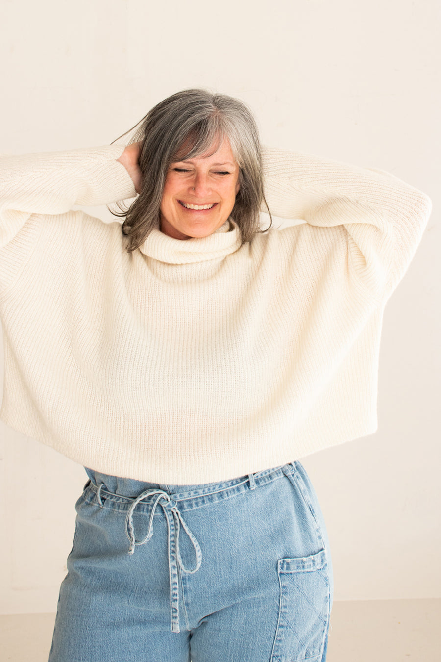 BOXY TURTLENECK SWEATER