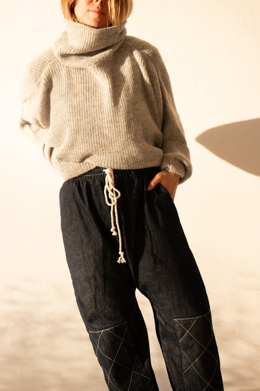 BOXY TURTLENECK SWEATER