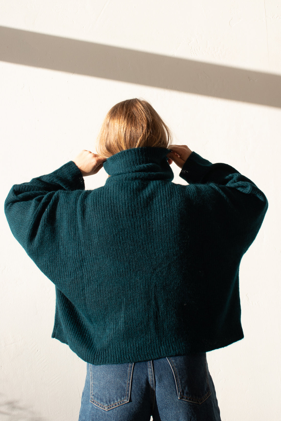 BOXY TURTLENECK SWEATER